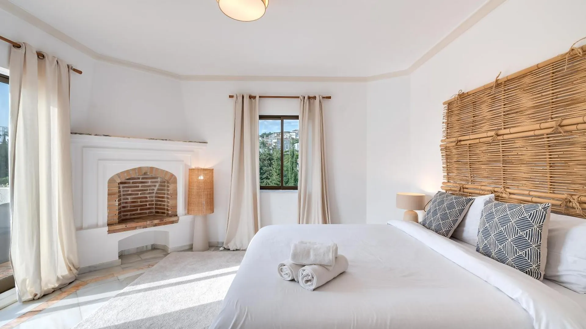 Peaceful 4 Bdrm Andalusian Villa W Sea Views Marbellac Appartement