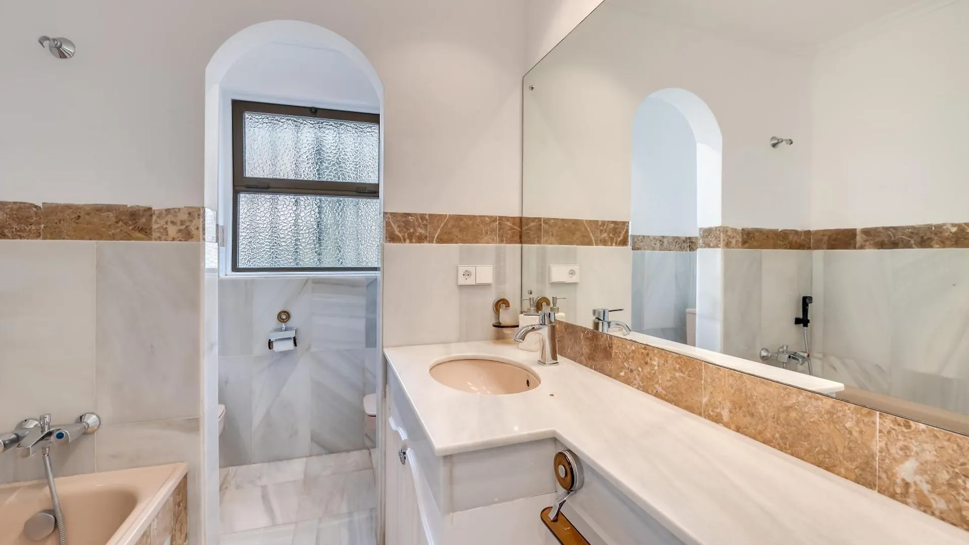 Peaceful 4 Bdrm Andalusian Villa W Sea Views Marbella Apartment