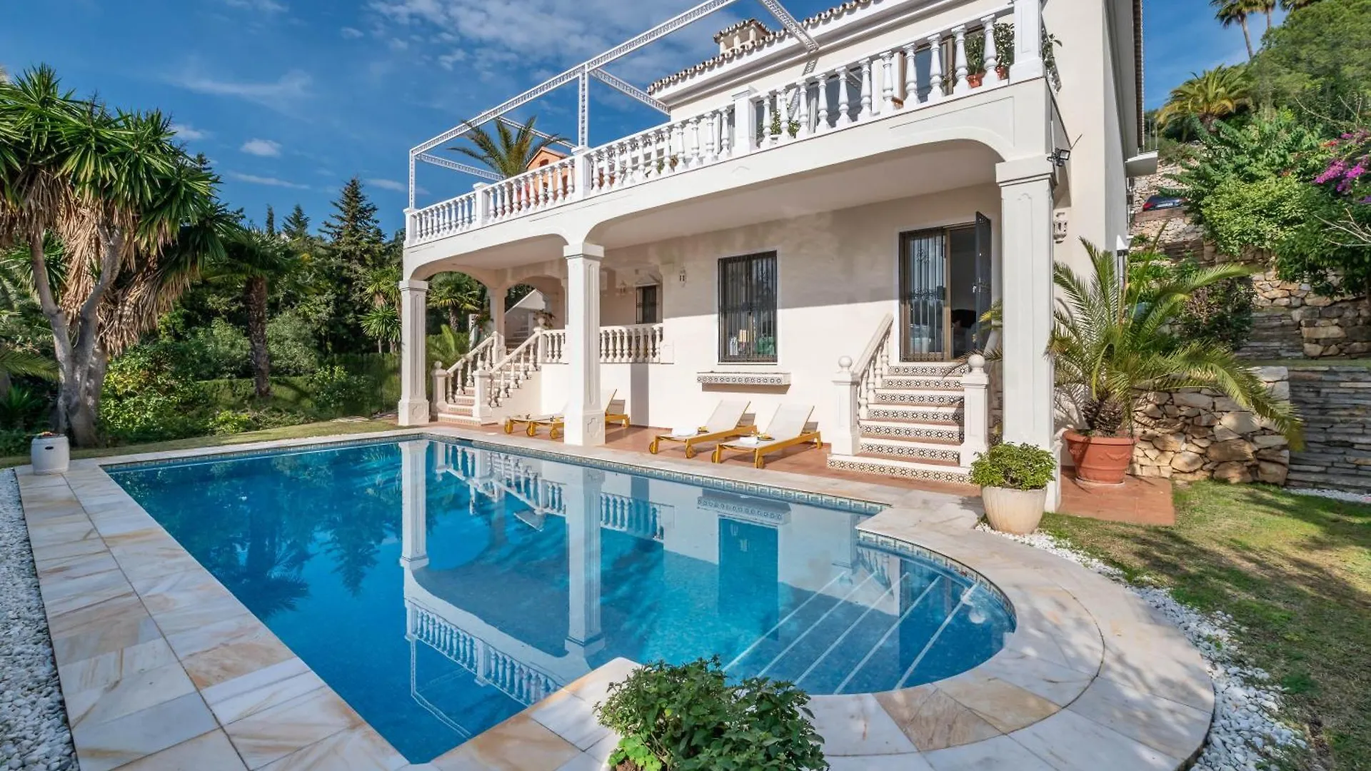 Peaceful 4 Bdrm Andalusian Villa W Sea Views Marbellac Appartement