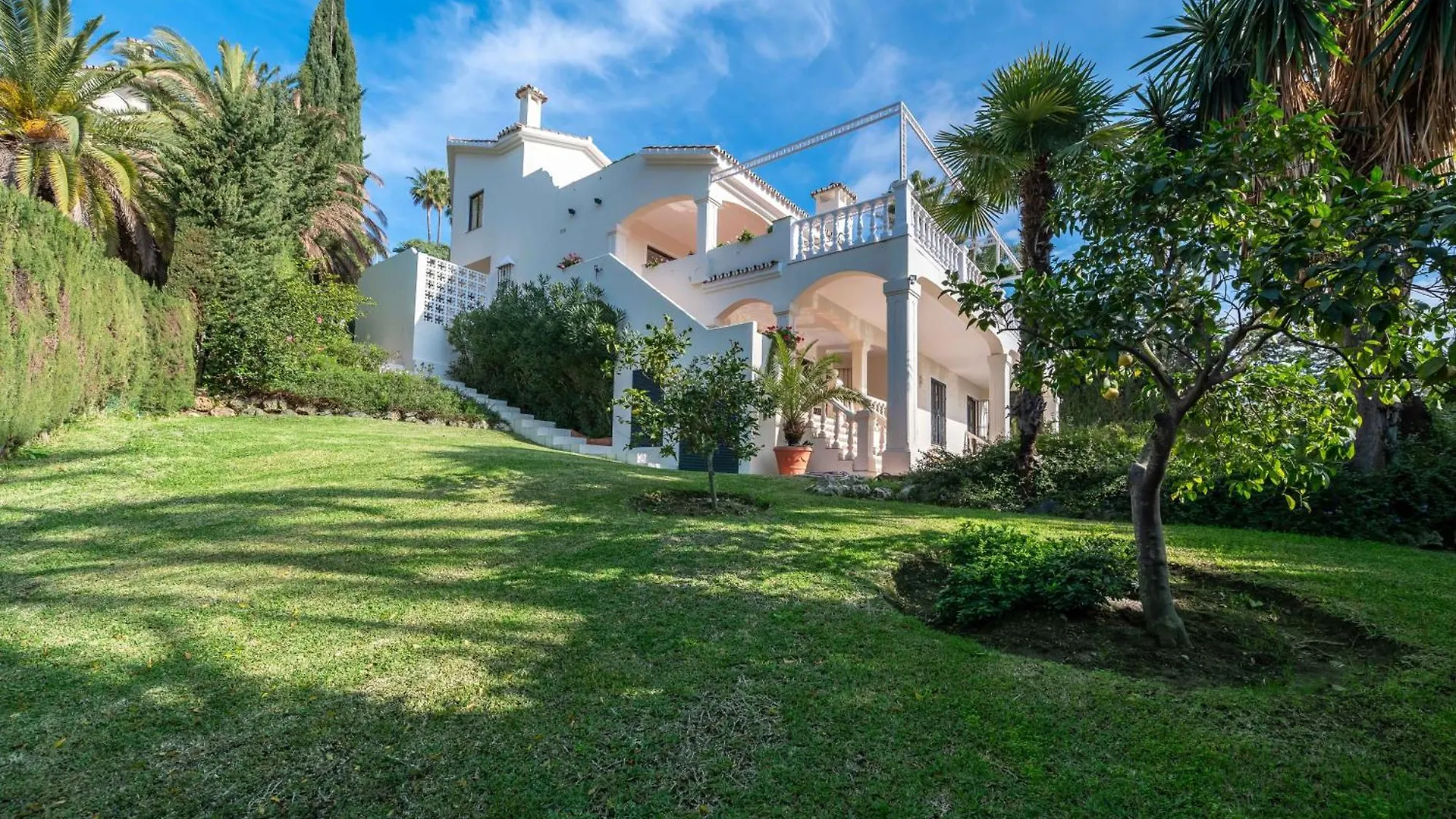 Peaceful 4 Bdrm Andalusian Villa W Sea Views Marbella 0*,