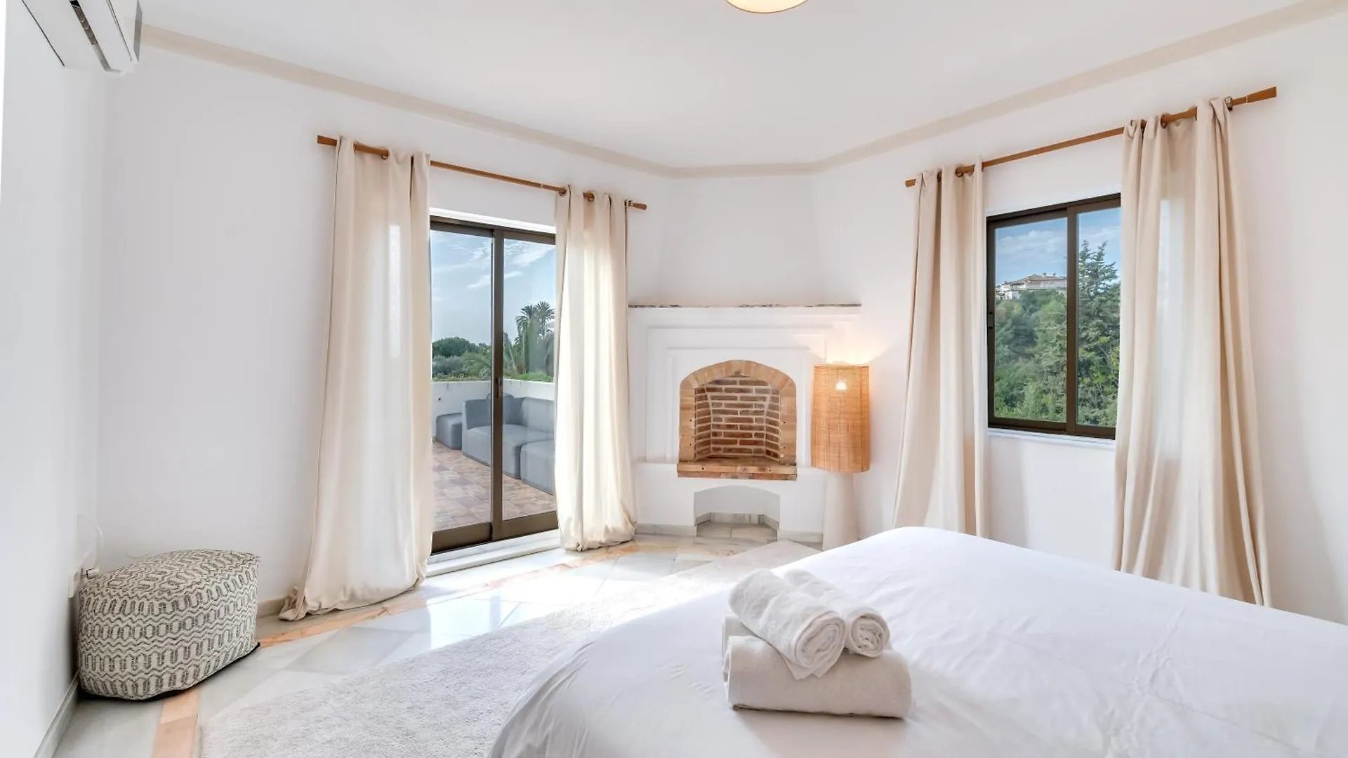 Peaceful 4 Bdrm Andalusian Villa W Sea Views Marbella Spain